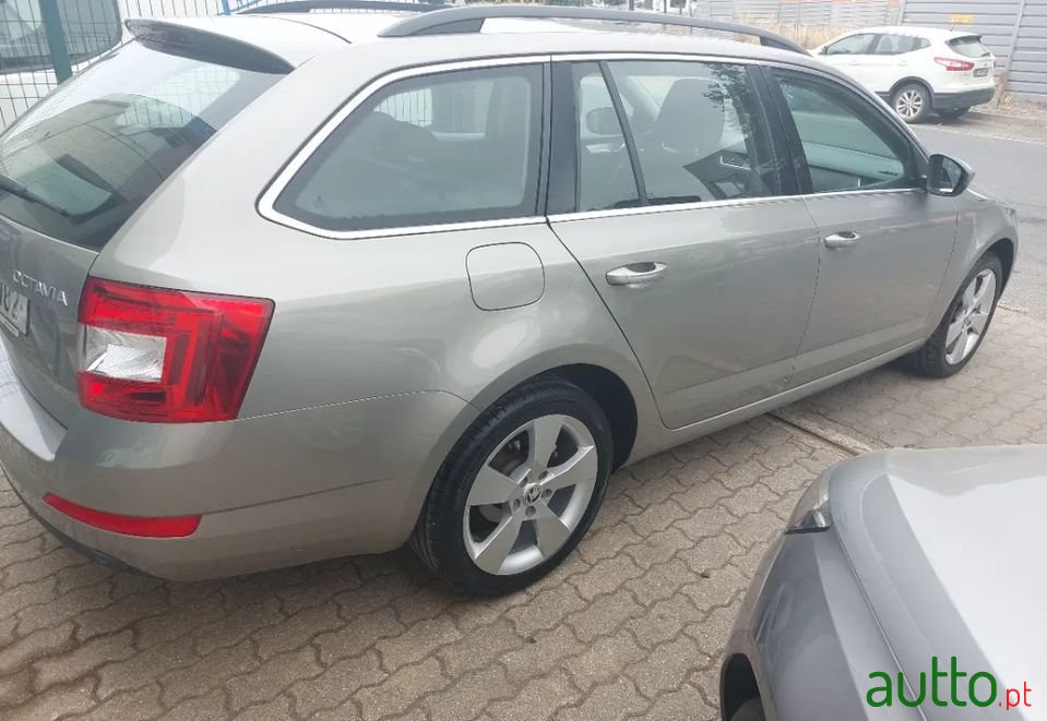 2014' Skoda Octavia Break photo #4