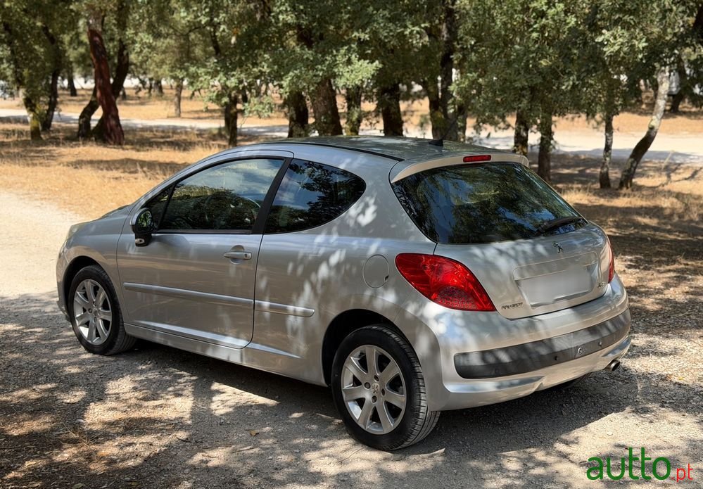 2009' Peugeot 207 1.6 Hdi Sport photo #5