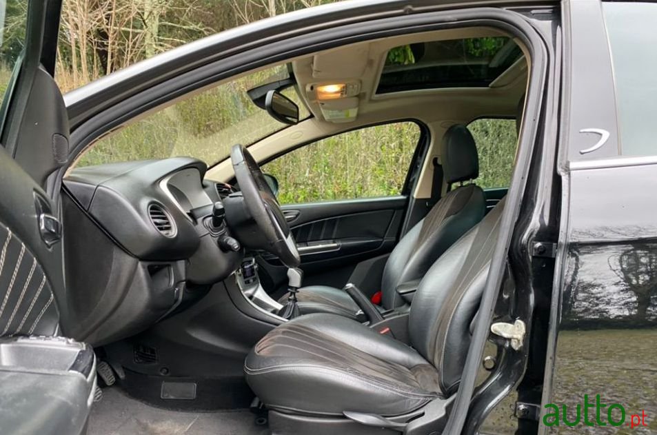 2009' Lancia Delta photo #2