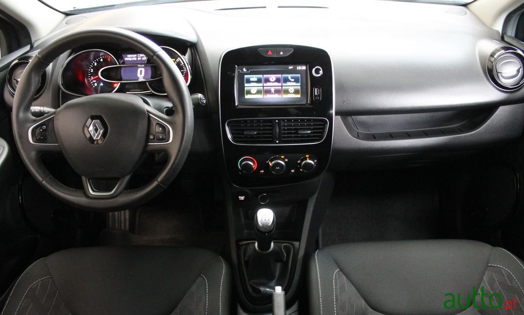 2019' Renault Clio photo #3