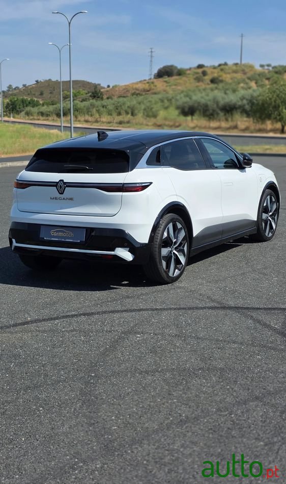 2022' Renault Megane E-Tech photo #4