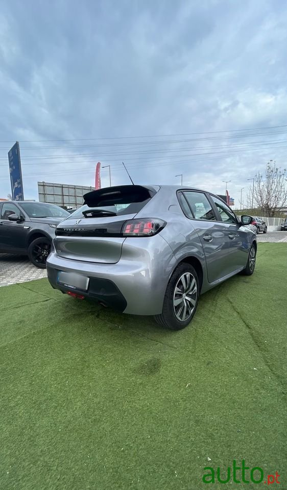 2020' Peugeot 208 photo #3