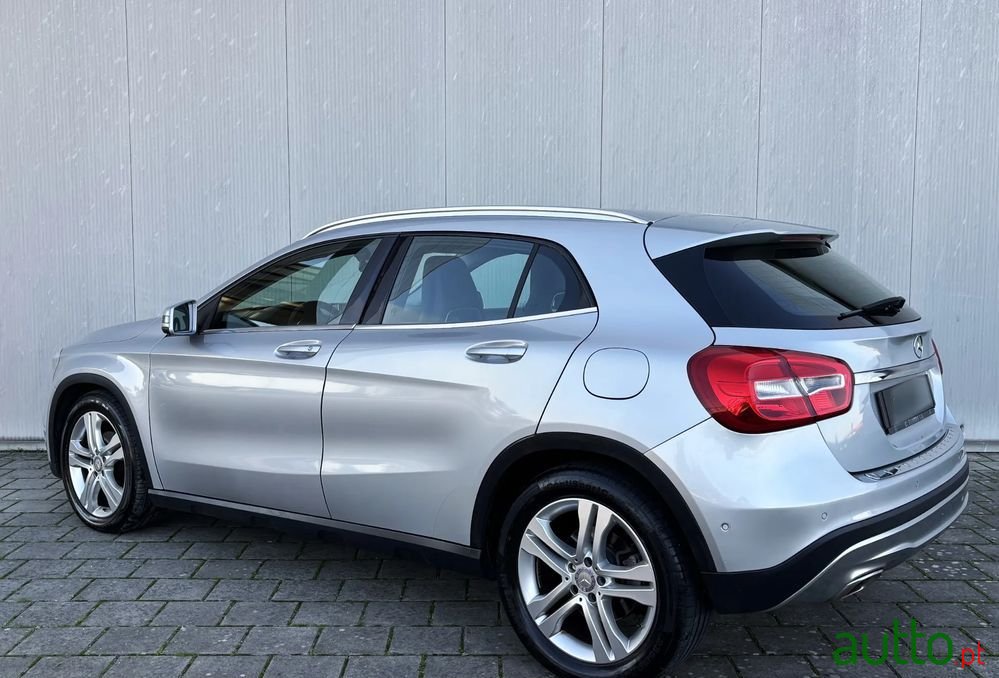 2015' Mercedes-Benz Classe Gla photo #2