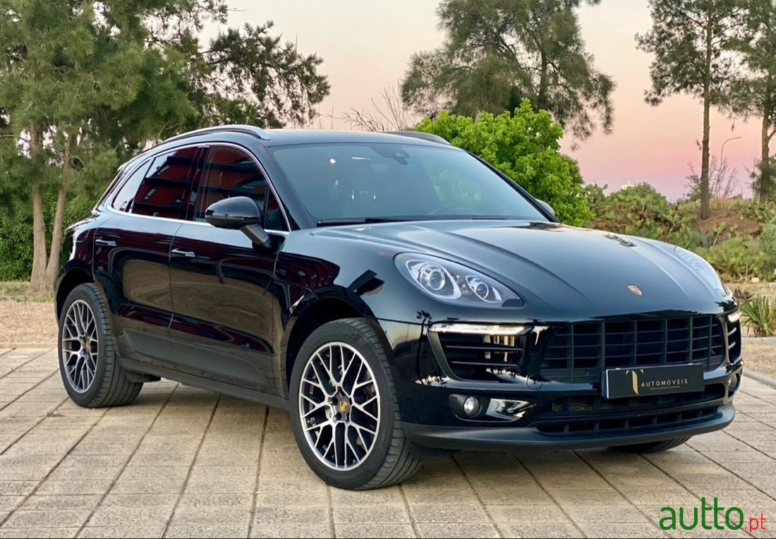 2017' Porsche Macan photo #1
