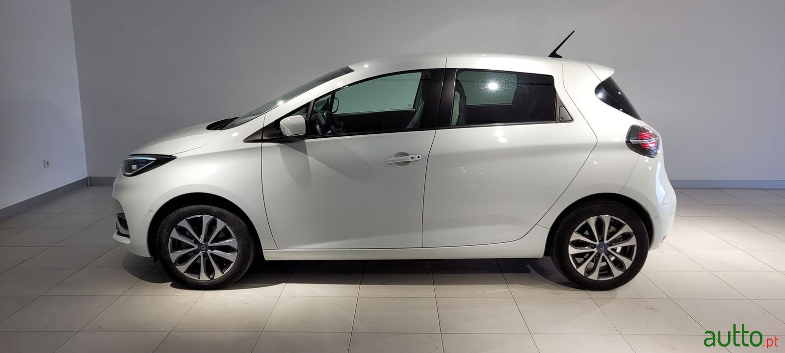 2020' Renault Zoe photo #5