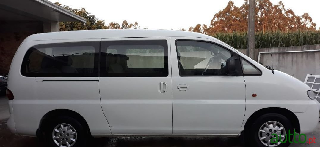 1999' Hyundai H-1 photo #2