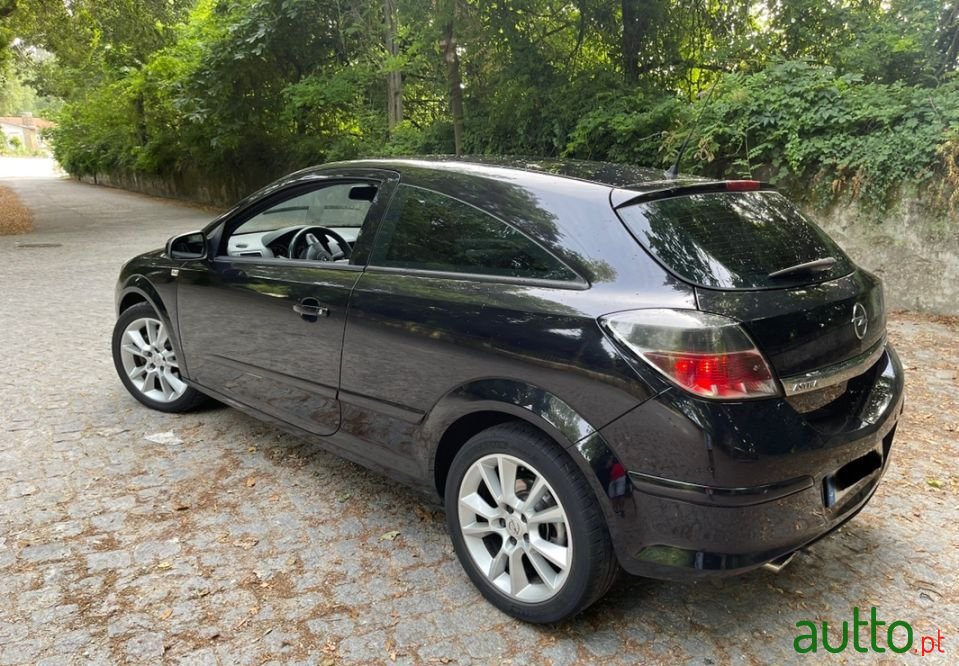 2008' Opel Astra Gtc photo #5