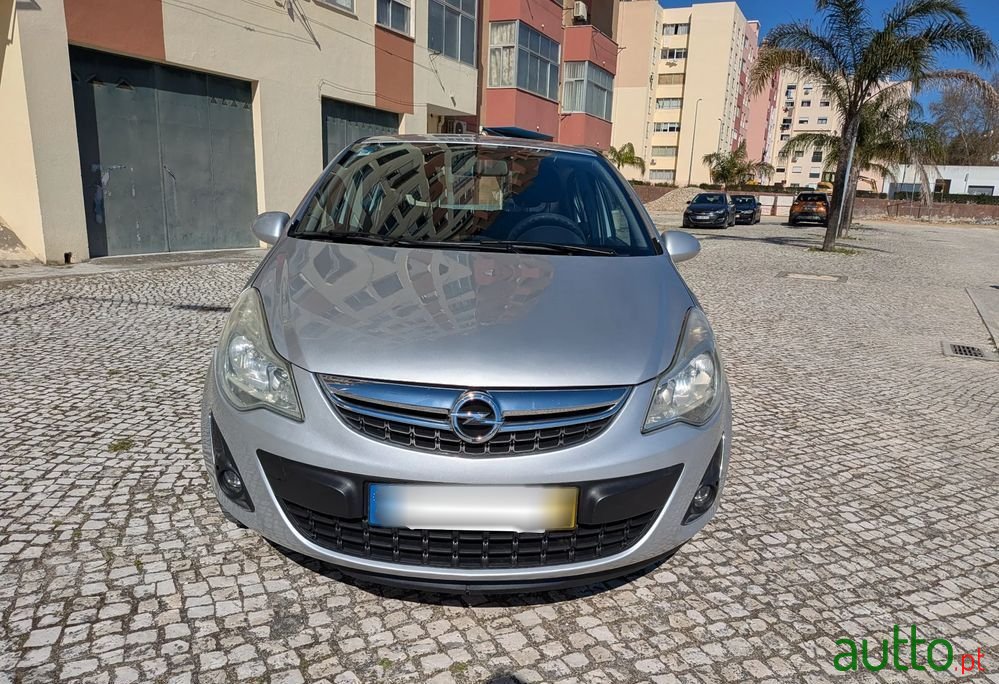 2011' Opel Corsa 1.2 Go! photo #2