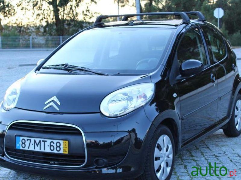 2012' Citroen C1 Attraction Automático photo #2