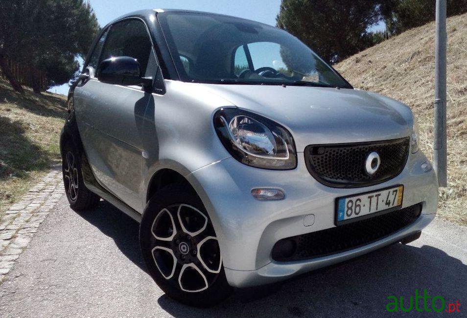 2016' Smart Fortwo 1.0 71 Prime (Pele) photo #1
