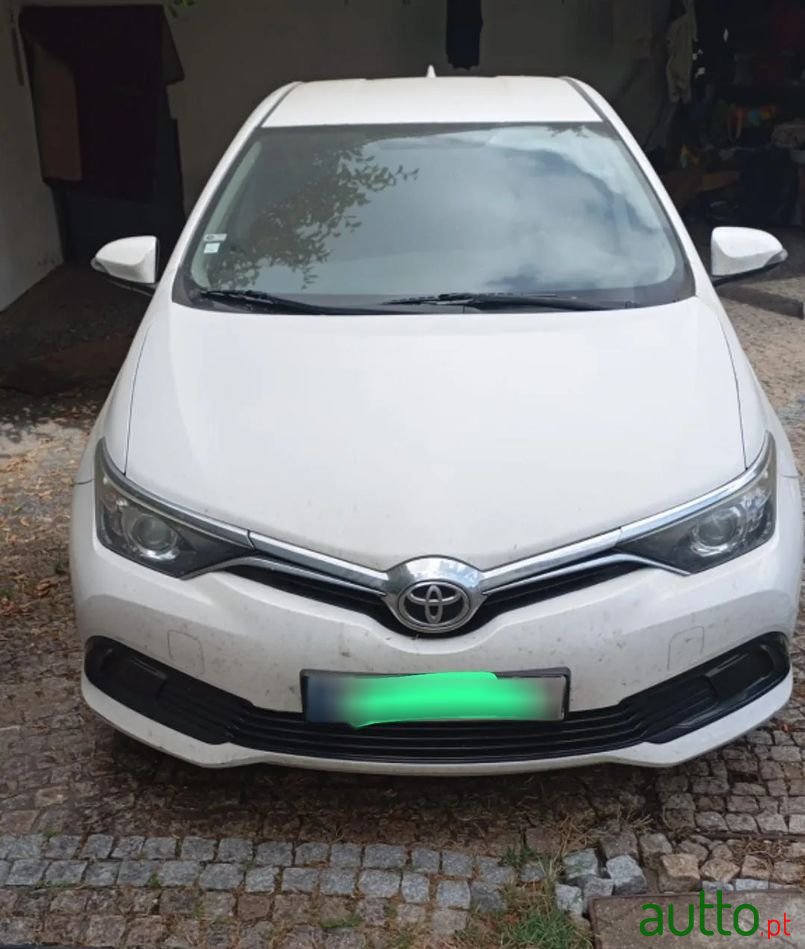 2018' Toyota Auris photo #1