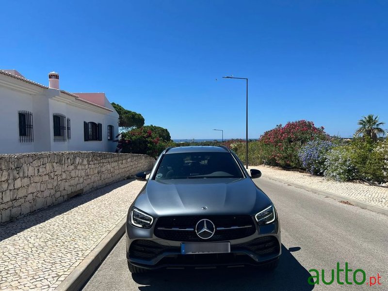 2022' Mercedes-Benz GLC 220 photo #2