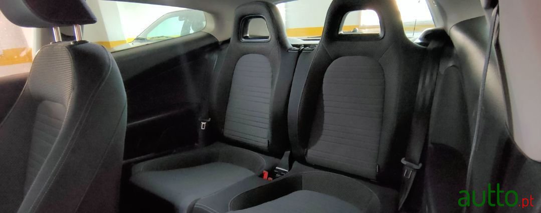 2009' Volkswagen Scirocco photo #4