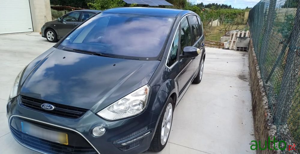 2011' Ford S-Max photo #3