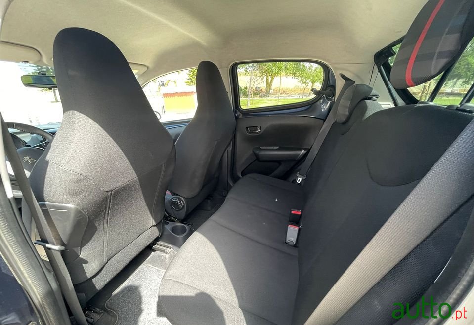 2015' Peugeot 108 photo #6