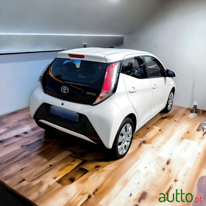 2015' Toyota Aygo photo #4