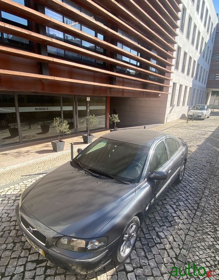 2004' Volvo S60 2.4 D5 Nivel 2 photo #1