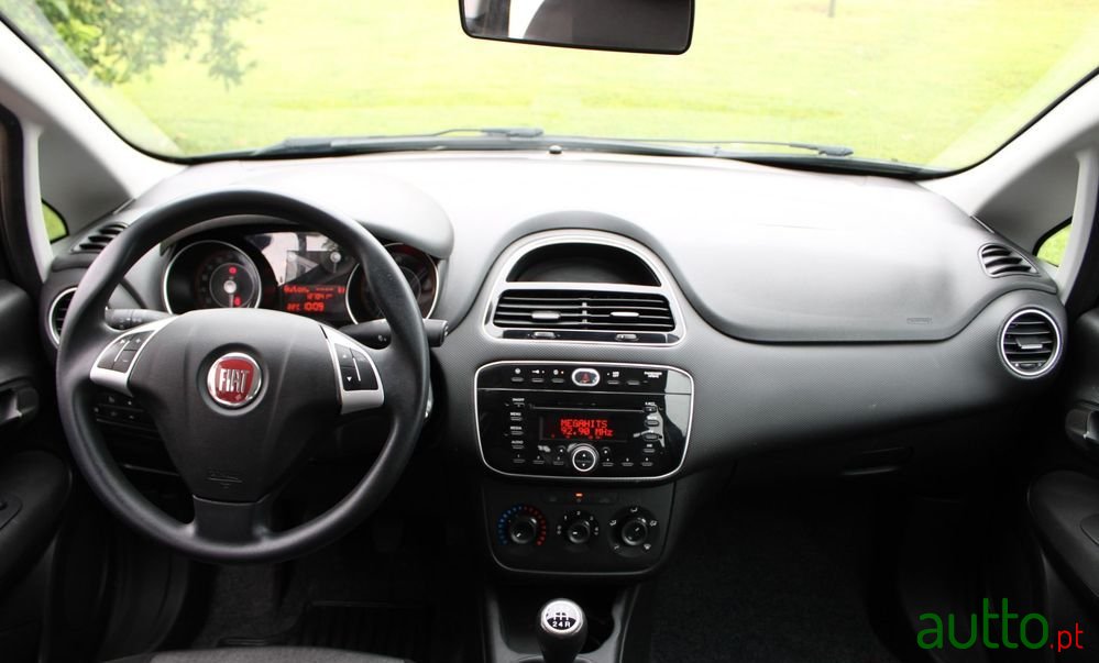 2017' Fiat Punto photo #3