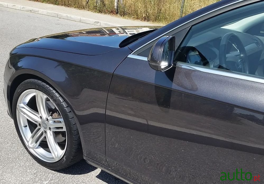 2011' Audi A4 Avant photo #5