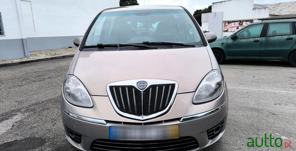 2010' Lancia Musa photo #6