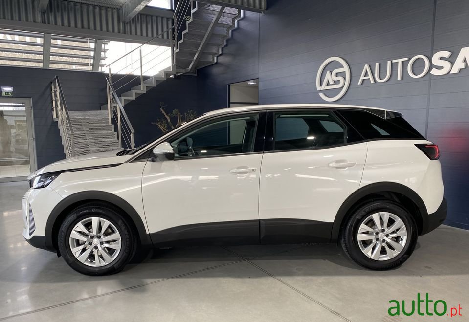 2021' Peugeot 3008 photo #2