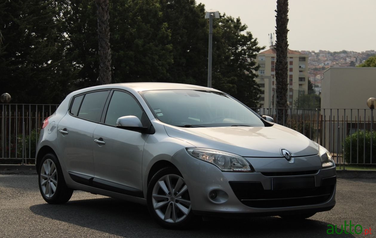 2010' Renault Megane photo #1