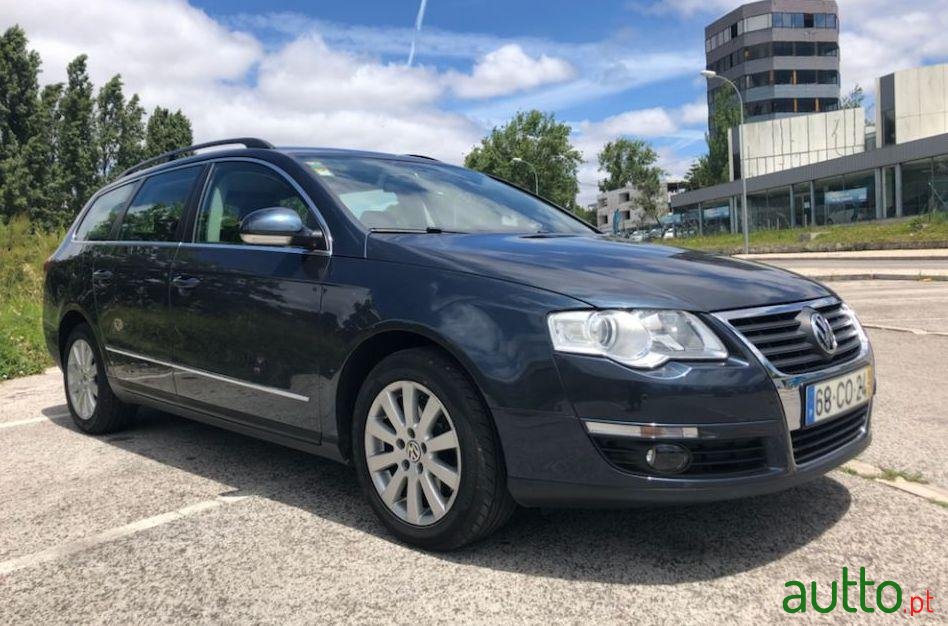 2006' Volkswagen Passat Variant photo #2