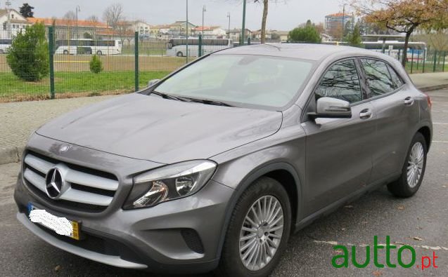 2015' Mercedes-Benz Gla-180 photo #2