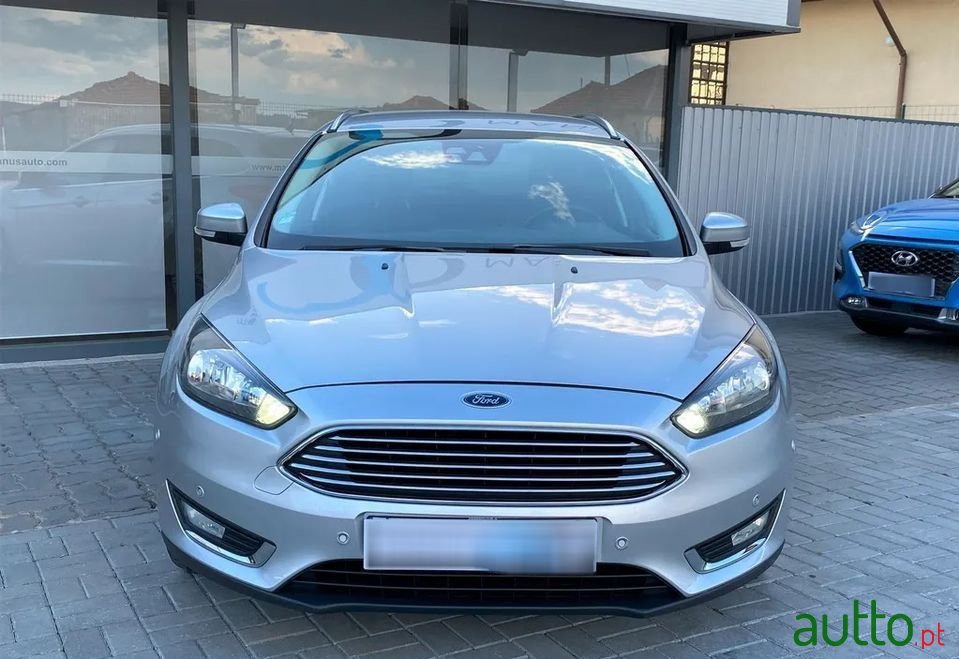 2015' Ford Focus Sw photo #1