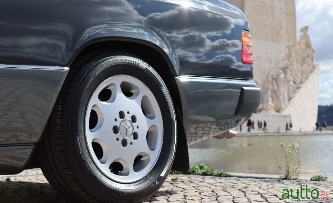 1990' Mercedes-Benz 300 photo #4