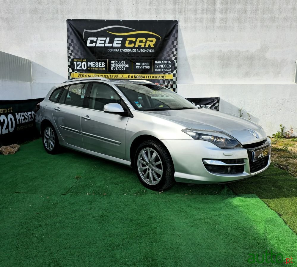 2011' Renault Laguna Break photo #3