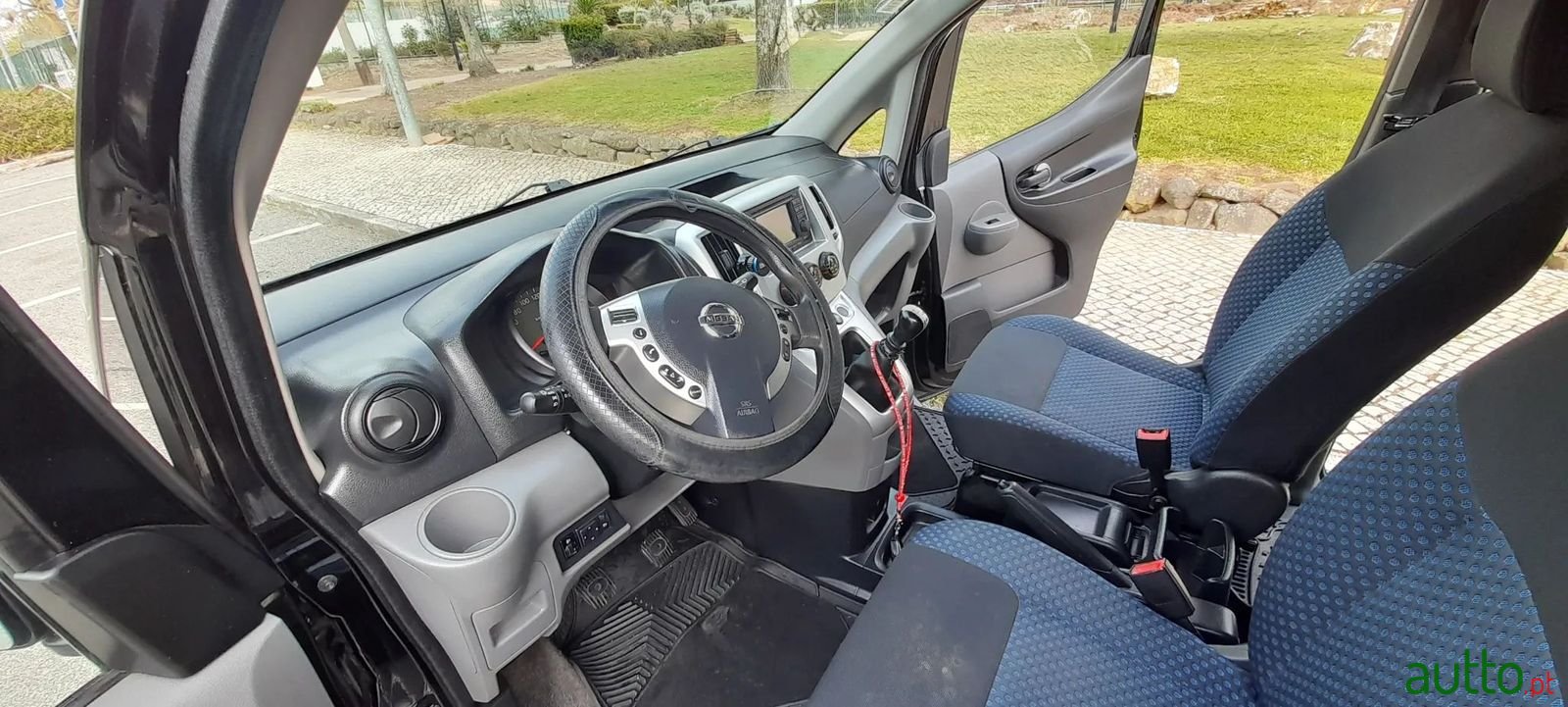 2015' Nissan NV200 photo #6