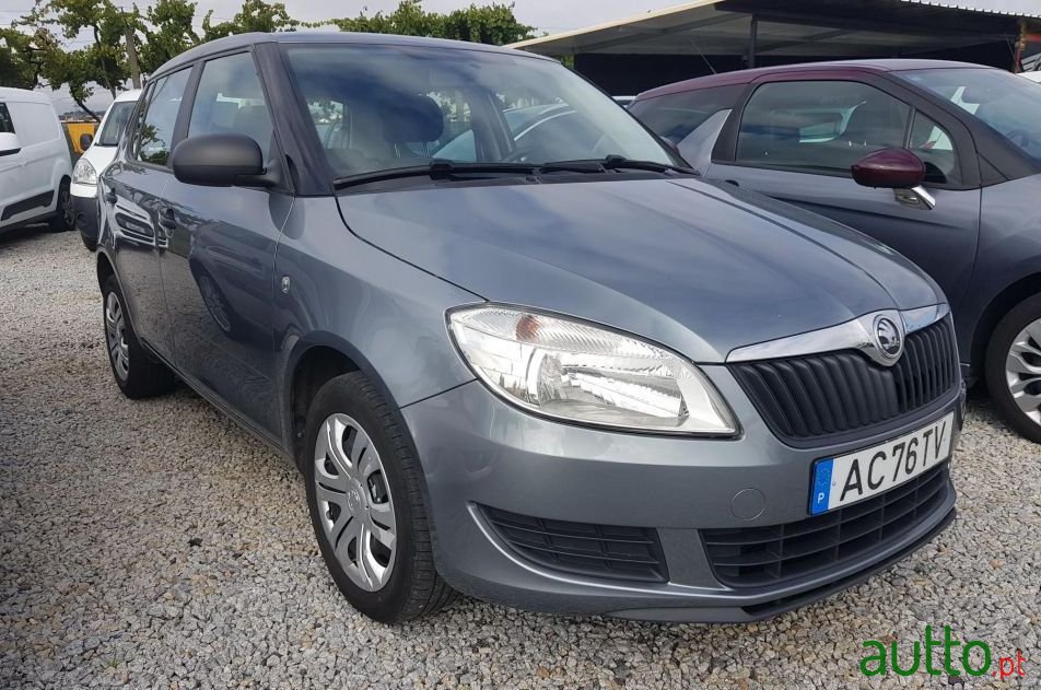 2013' Skoda Fabia Ambition photo #1