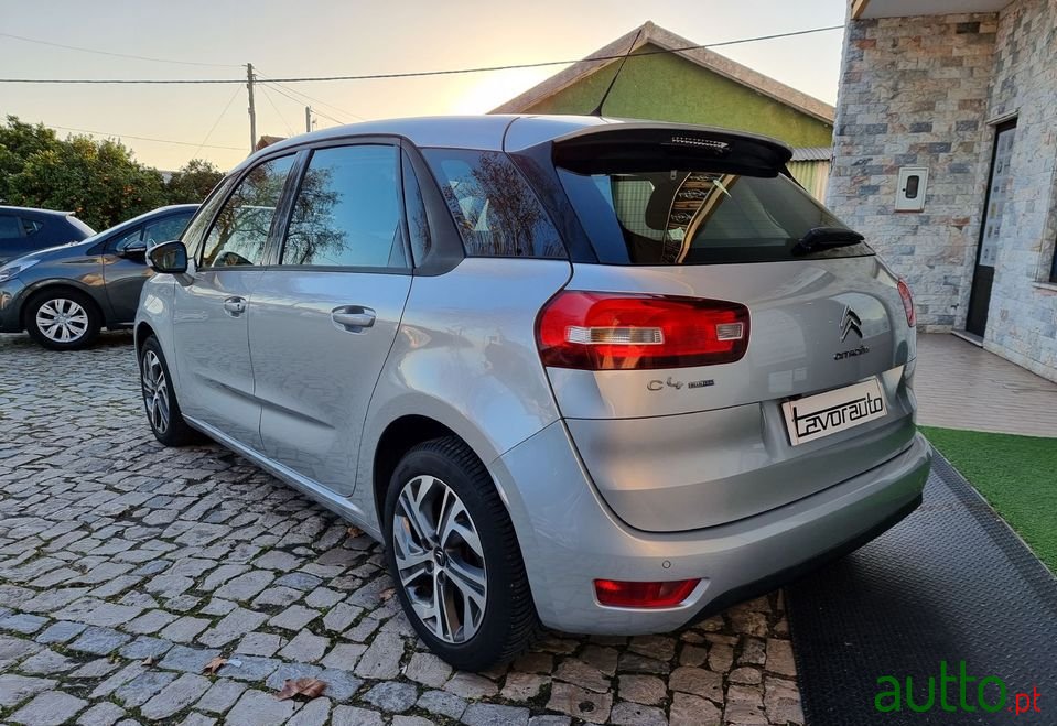 2015' Citroen C4 Picasso photo #6