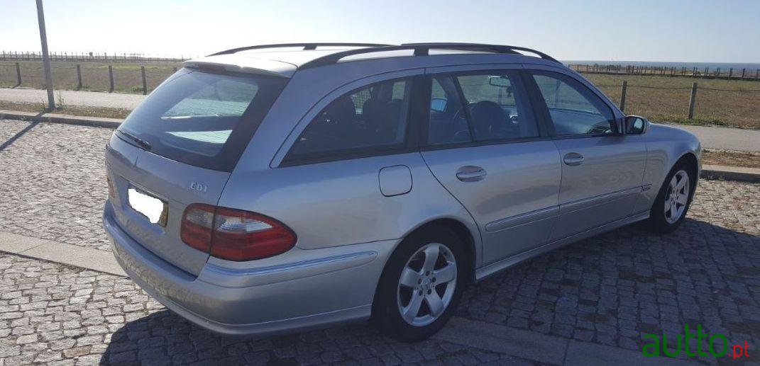 2005' Mercedes-Benz E-280 Avantgarde photo #3