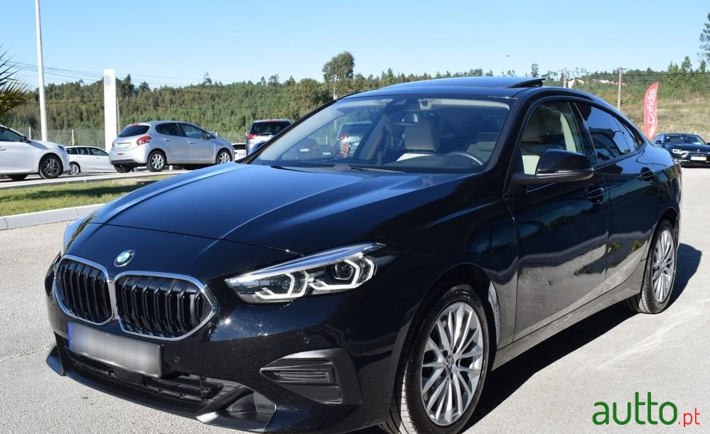 2020' BMW Série 2 D Line Luxury photo #4