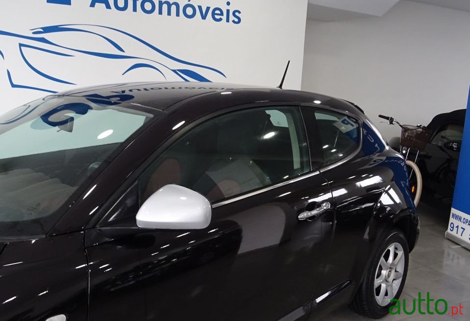 2012' Alfa Romeo MiTo photo #3