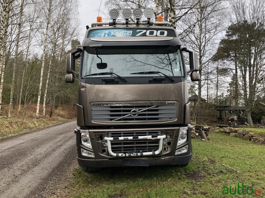 2010' Volvo photo #3