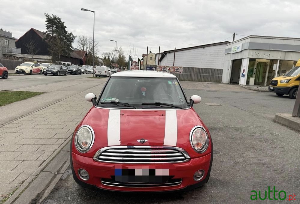2009' MINI Cooper 3 Portas photo #2
