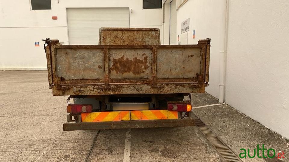 2006' Mitsubishi Canter photo #2