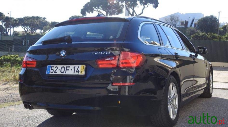 2011' BMW 520 D photo #1