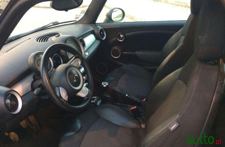 2009' MINI Cooper photo #1