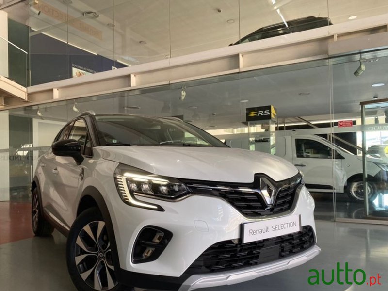 2021' Renault Captur photo #2