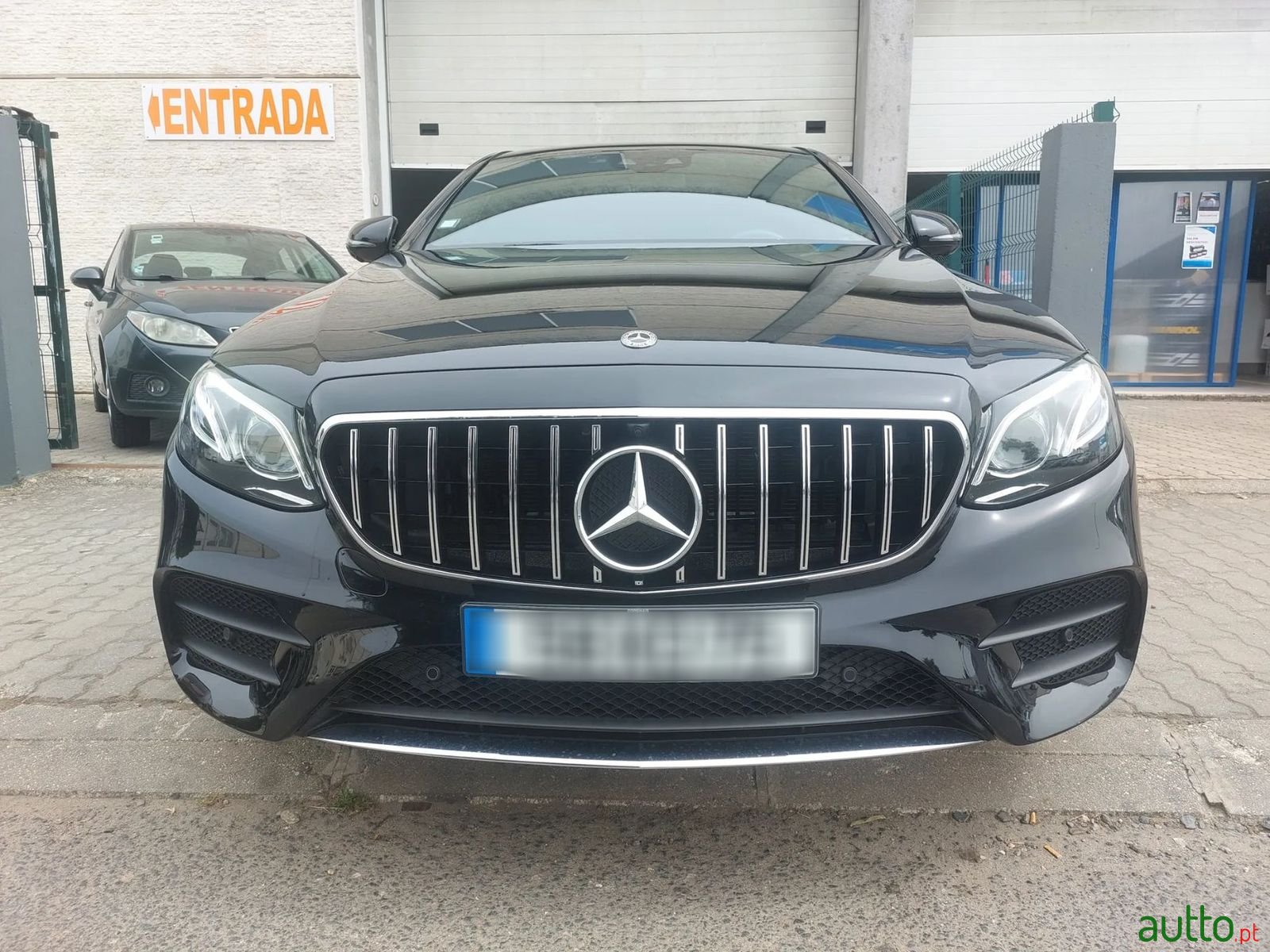 2019' Mercedes-Benz E-300 photo #3