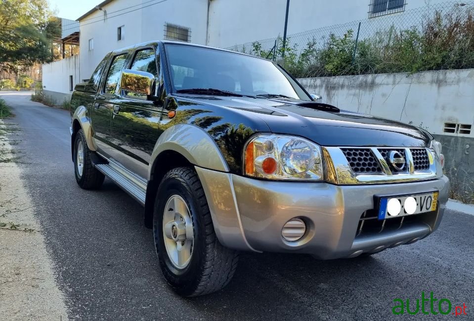 2002' Nissan Navara photo #4