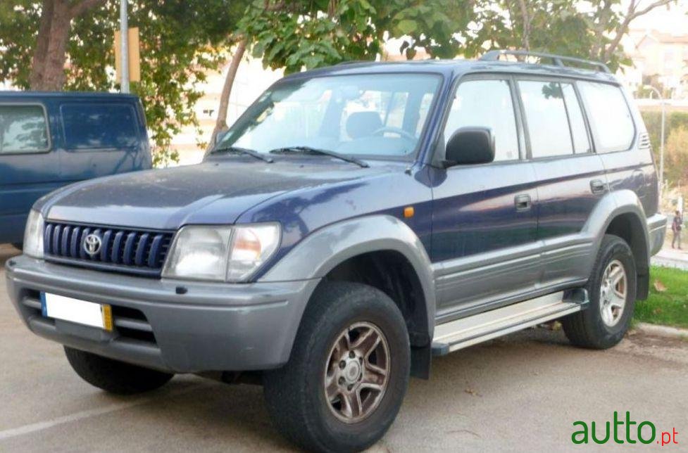 2000' Toyota Land Cruiser photo #2