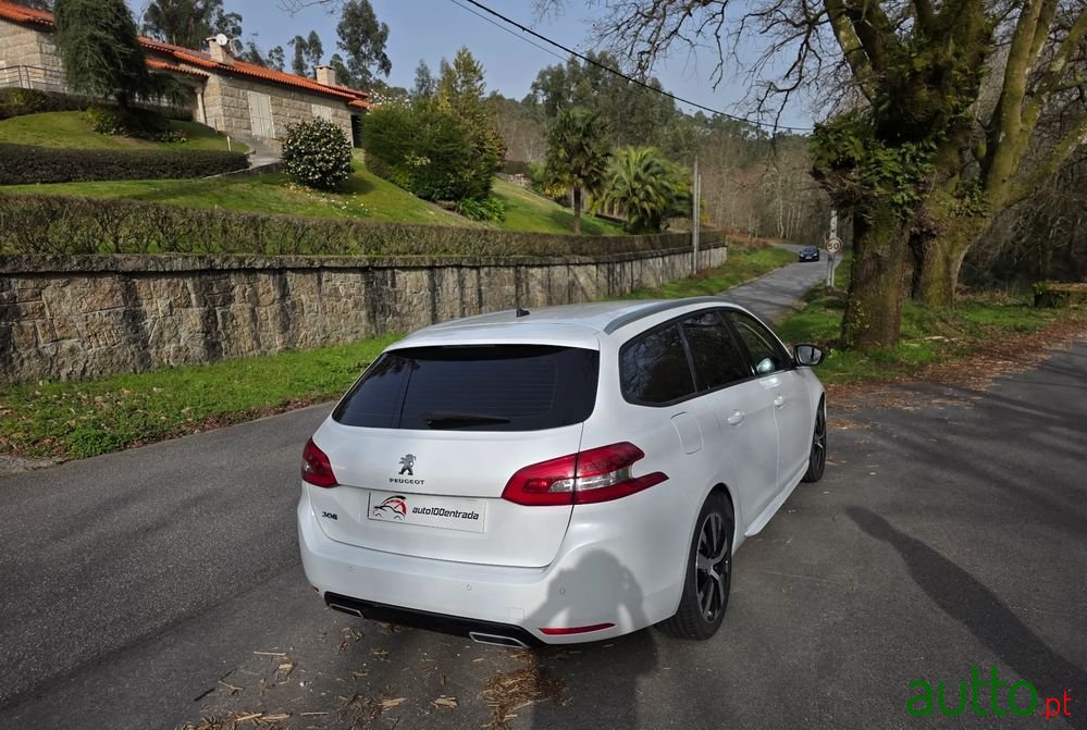 2022' Peugeot 308 Sw photo #2