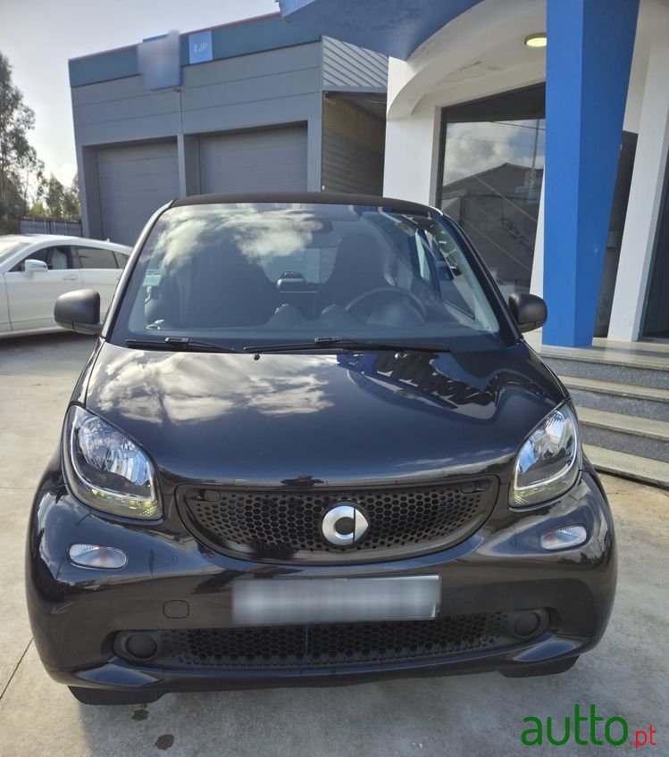 2019' Smart Fortwo Coupé photo #2