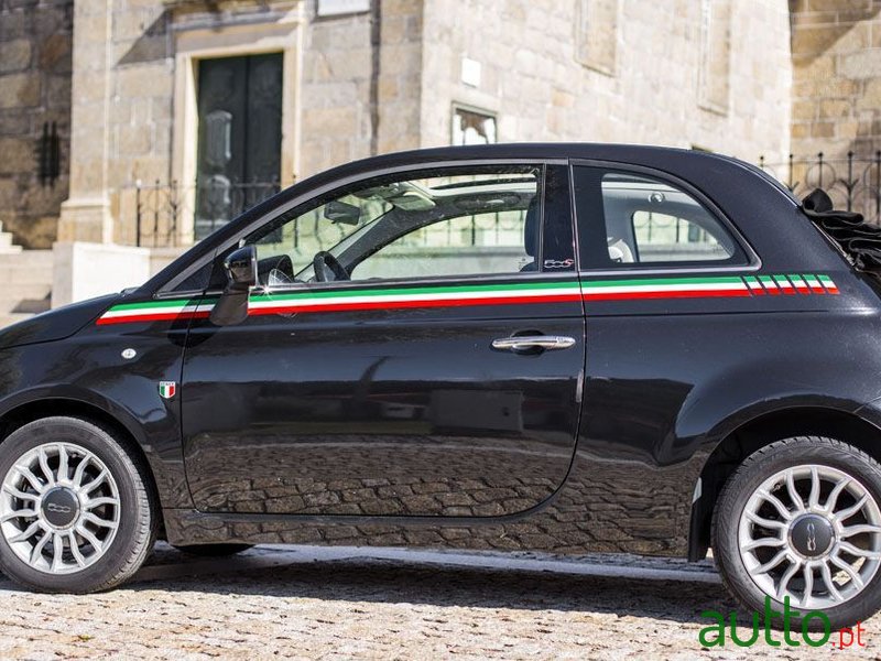 2011' Fiat 500C photo #1