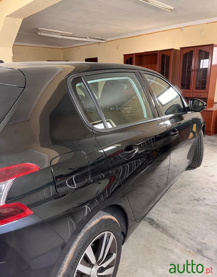 2018' Peugeot 308 photo #3